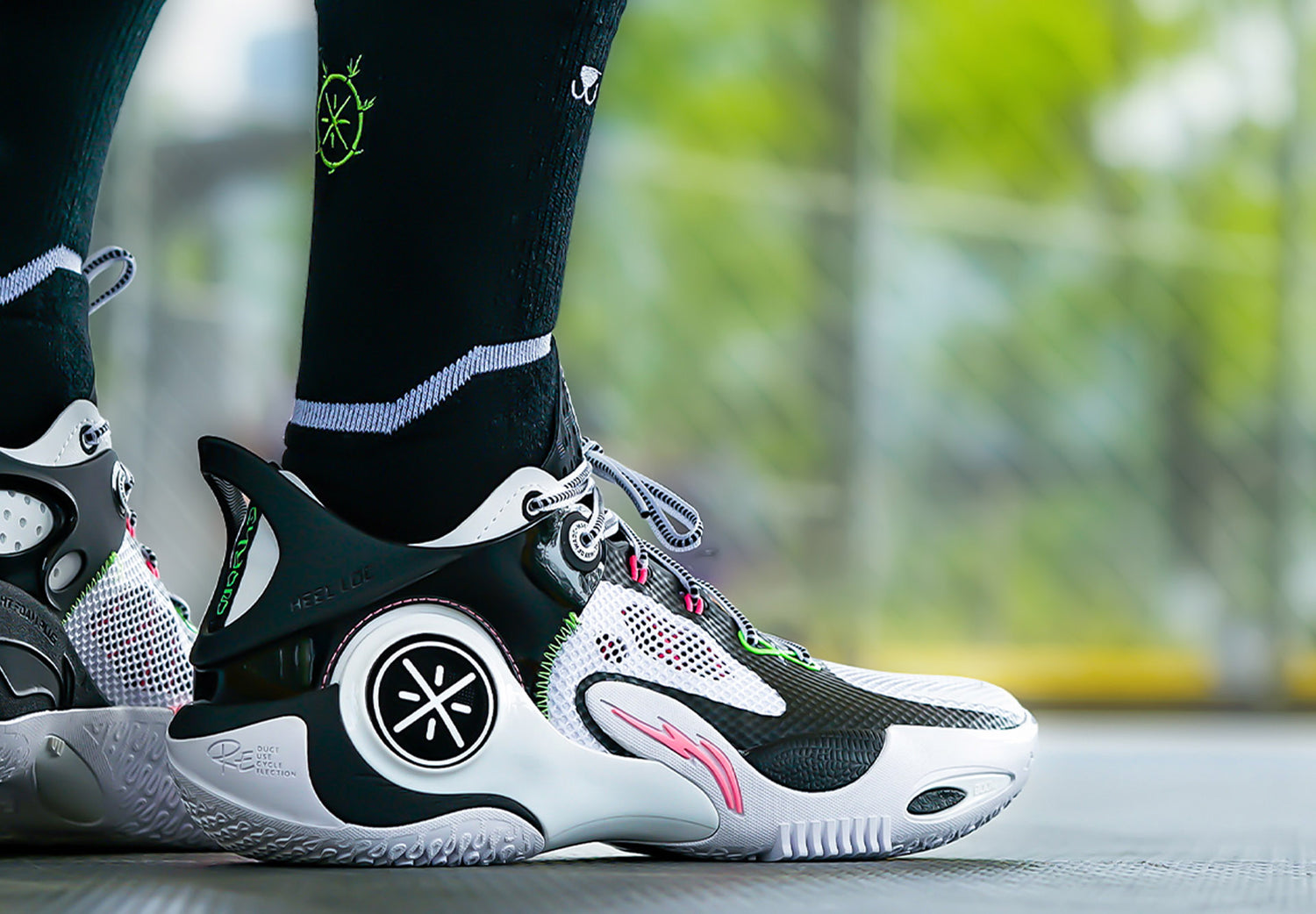 Top 5 Đôi Giày Bóng Rổ Outdoor Tốt Nhất 2025 Hinh anh 2: Top 5 Doi Giay Bong Ro Outdoor Tot Nhat 2025